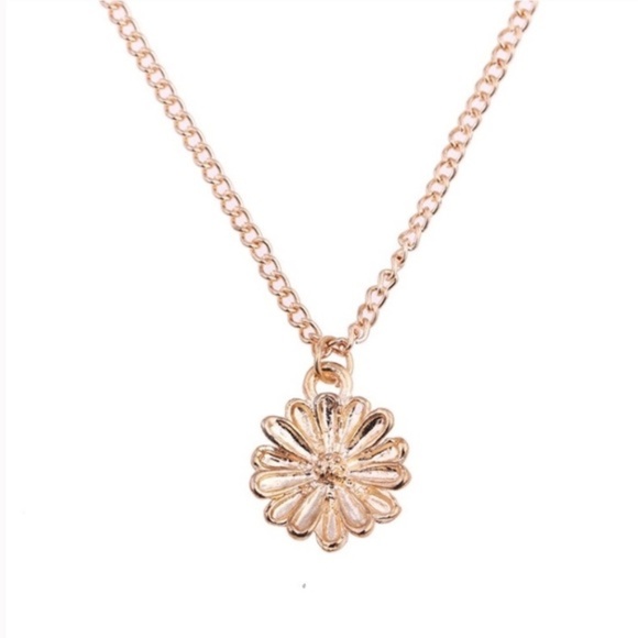 Dainty Flower Necklace - WISH - Picture 2 of 3
